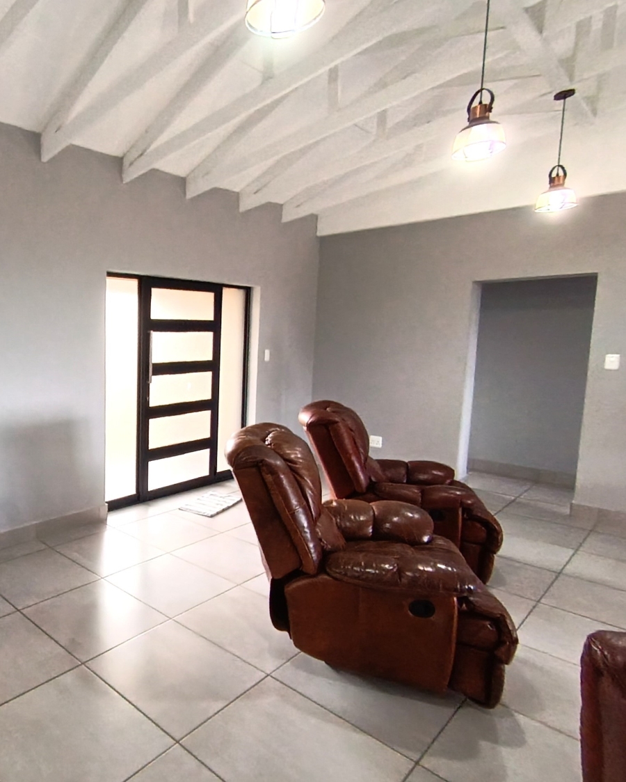 4 Bedroom Property for Sale in Wavecrest Eastern Cape